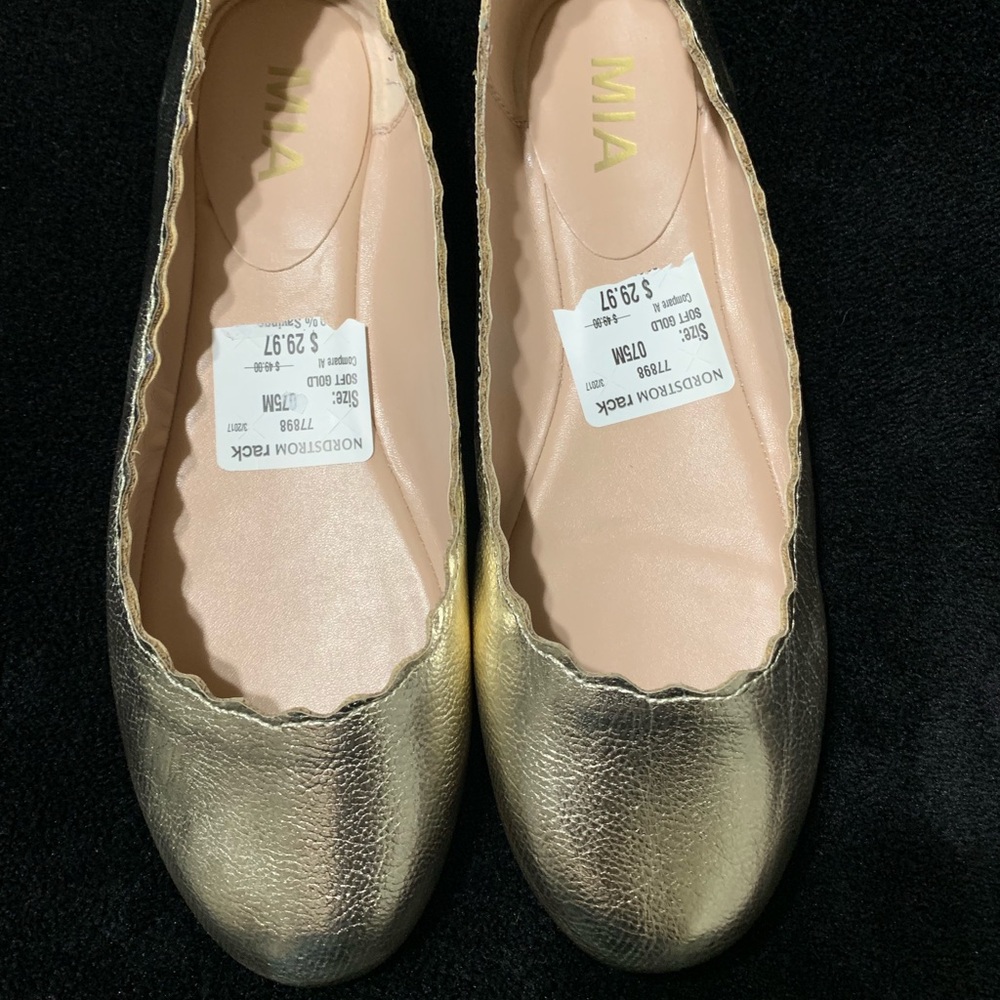 Mia Soft Gold Scalloped Flats - Picture 4 of 4